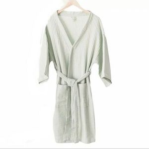 NWOT Bathen mint bathrobe